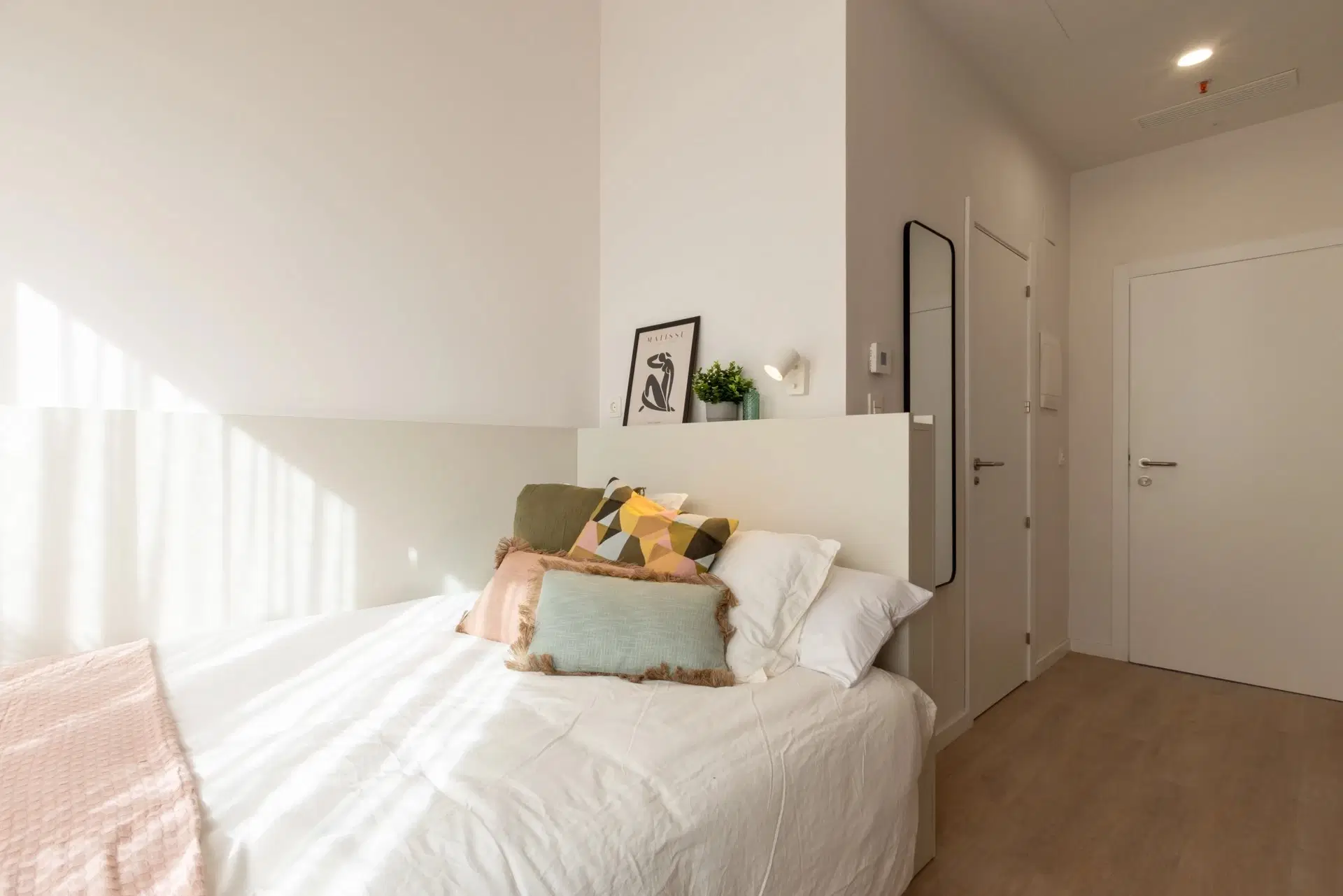 Canvas Student Sevilla Lago, Sevilla – Silver Ensuite