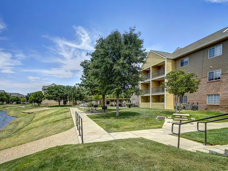 Raiders Pass, Lubbock – Exterior