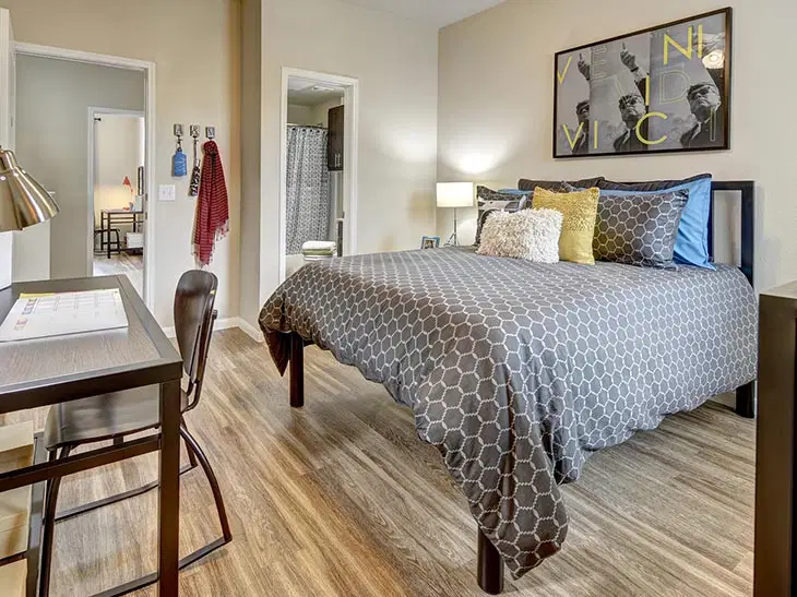 U Club Townhomes On Marion Pugh, College Station – Bedroom