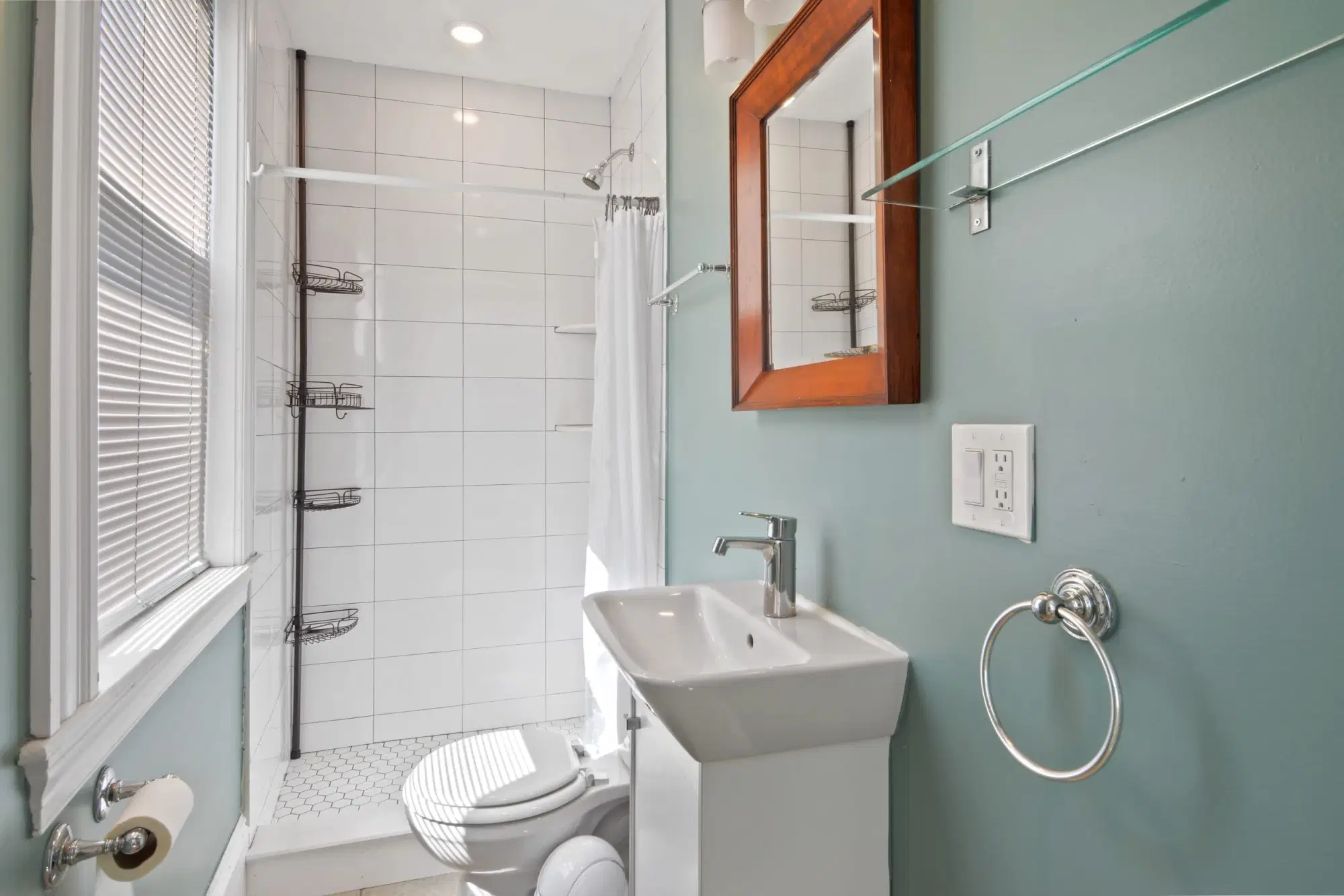 June Homes 02139, Boston – #1323C: Central Square (Cambridge)