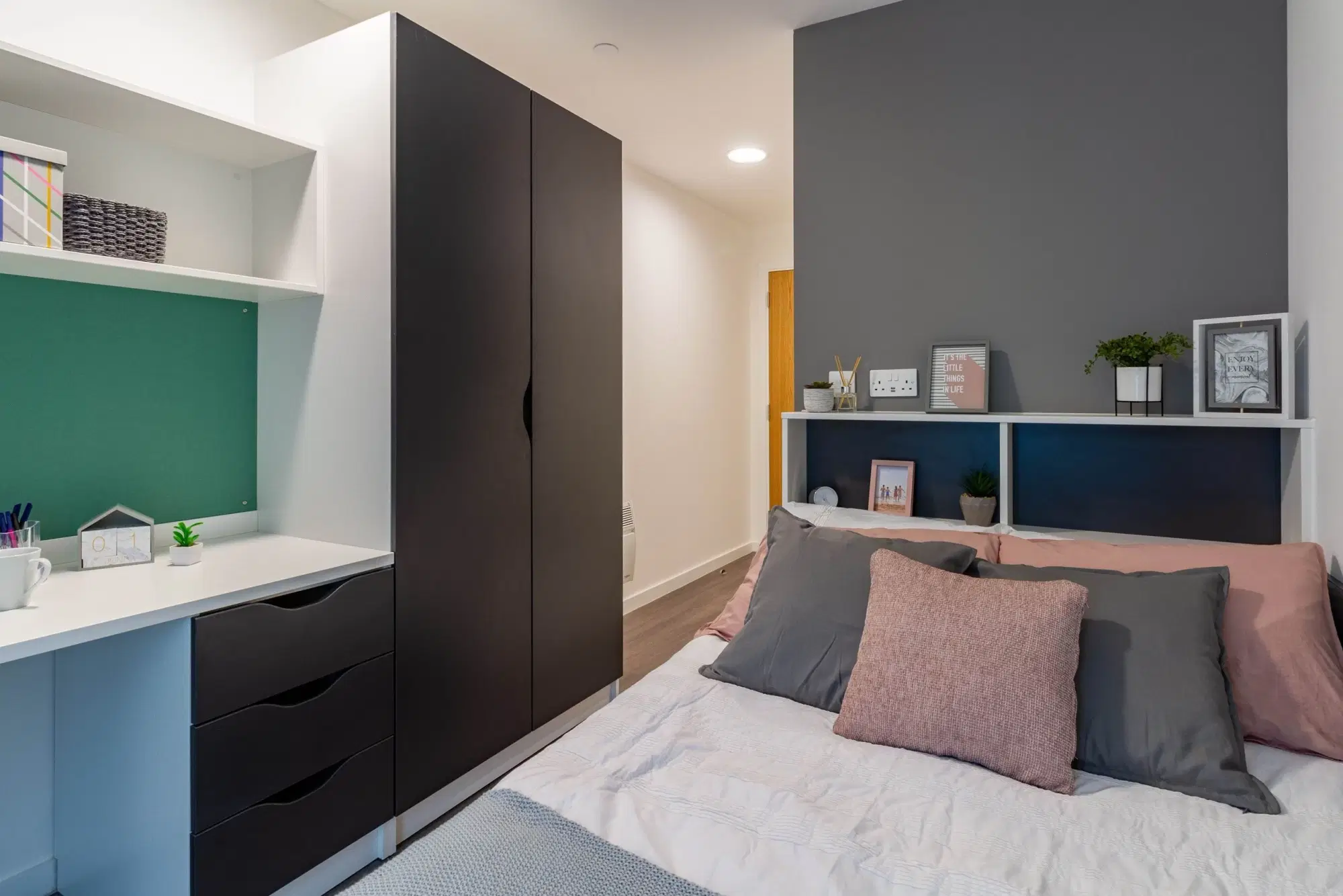 Pavilion Court, London – Classic Studio
