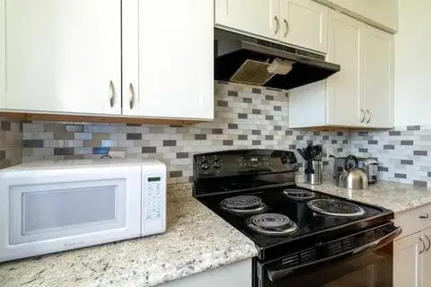 June Homes 78758, Austin – Kitchen