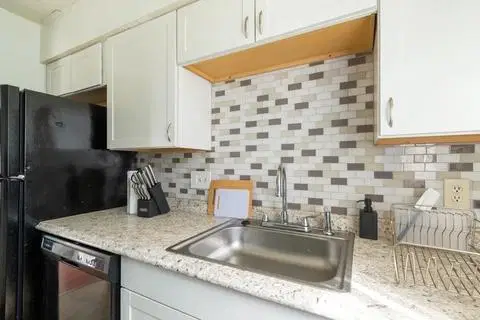 June Homes 78758, Austin – Kitchen