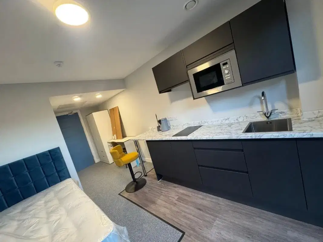Cleveland Apartments, Wolverhampton – Kitchen