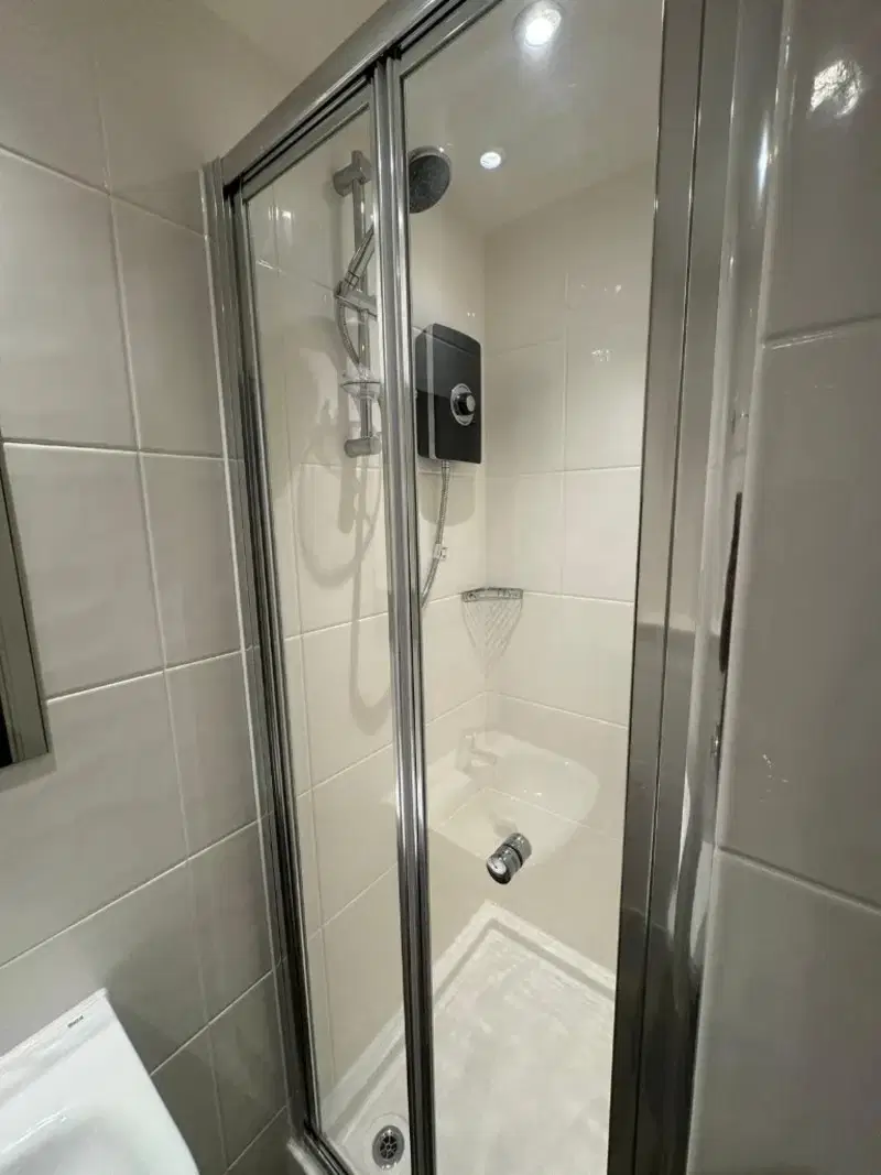 Cleveland Apartments, Wolverhampton – Bathroom