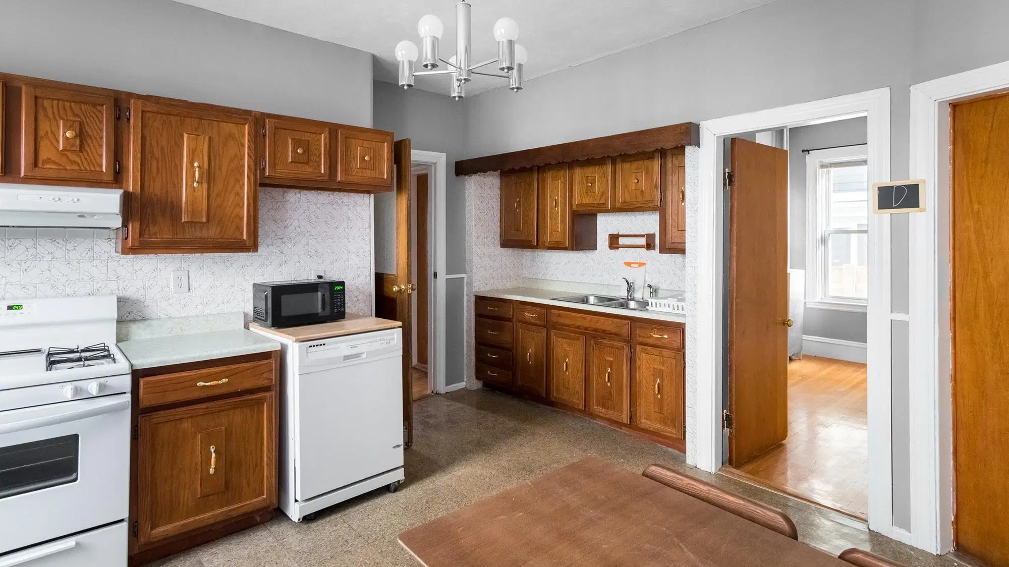 June Homes 02143, Boston – Kitchen
