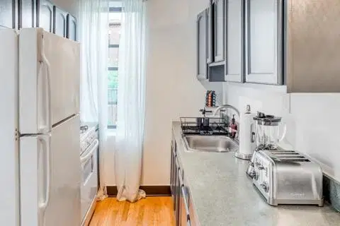 June Homes 10030, New York – Kitchen