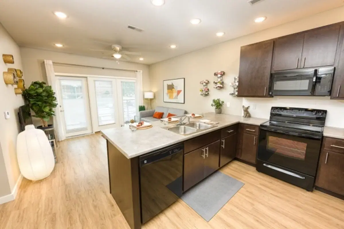 901 W. Western Ave, Urbana – Kitchen