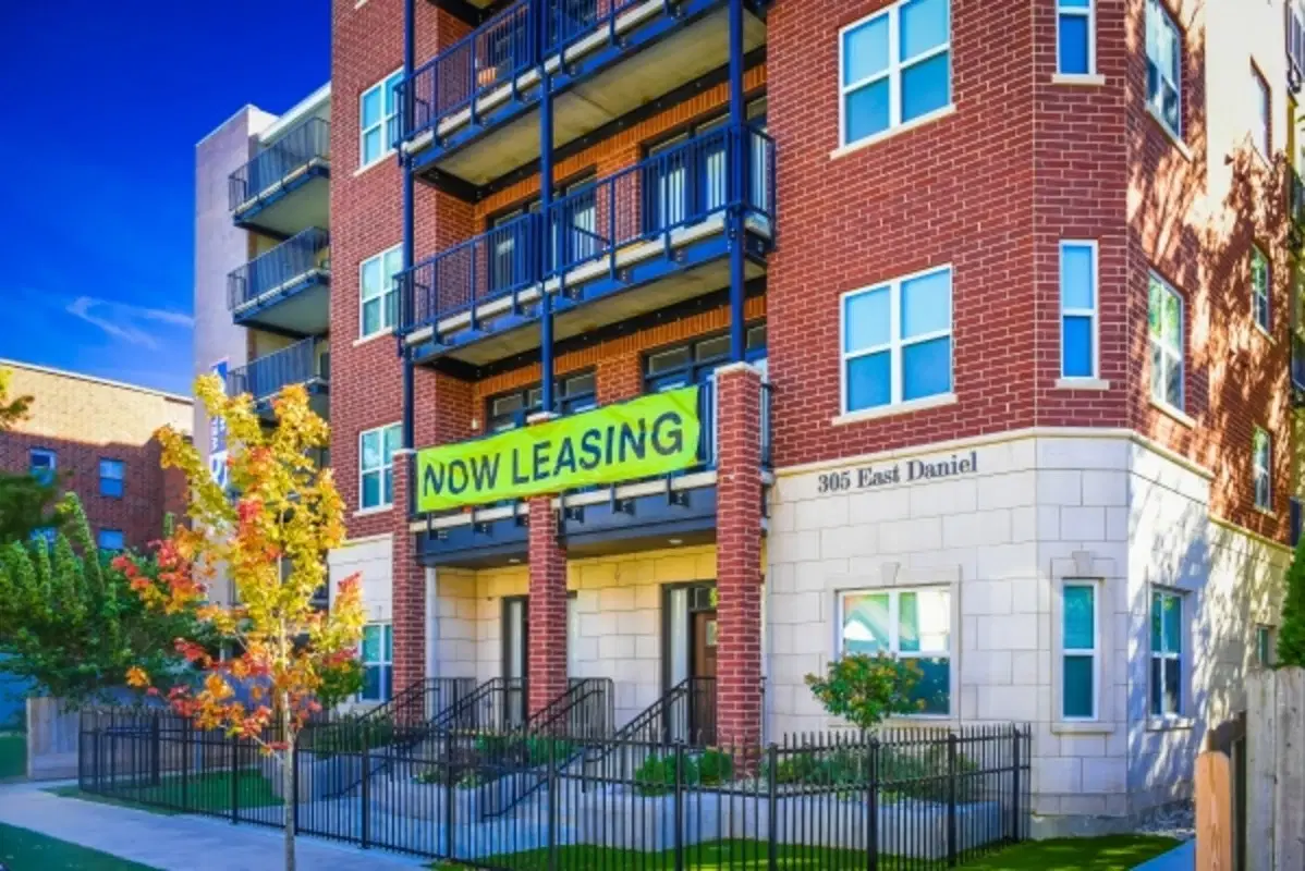 305 E. Daniel, Champaign – Exterior