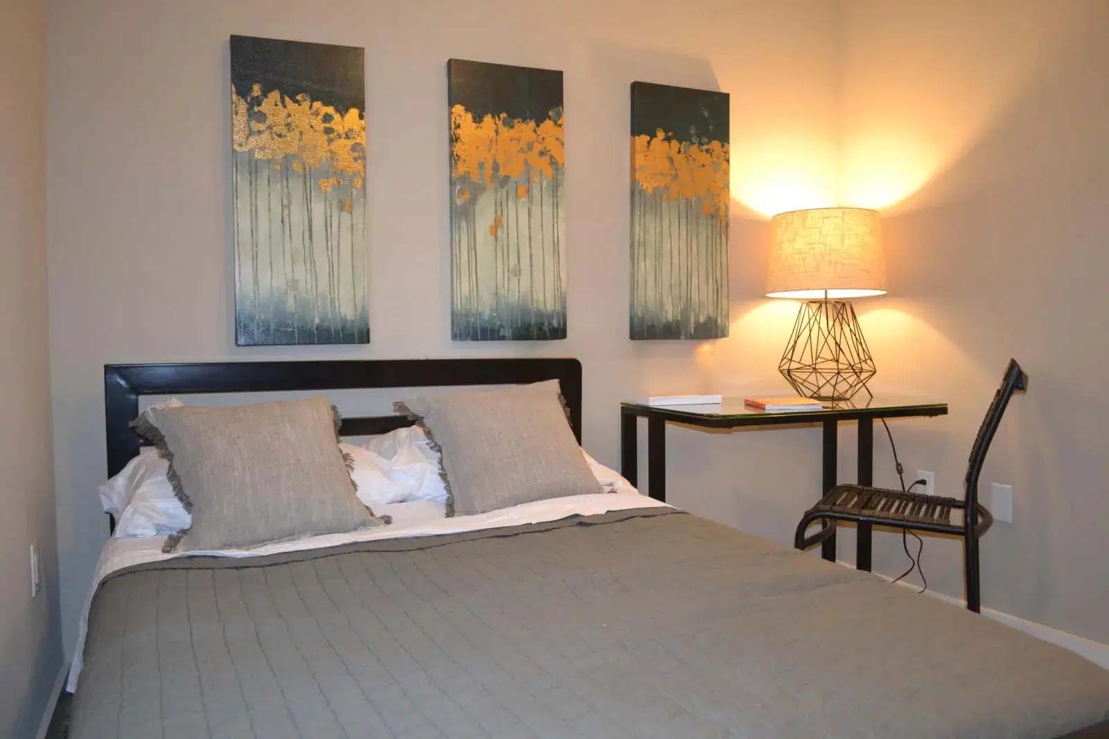 901 W. Western Ave, Urbana – Room in 4 Bedroom 3 Bathroom | A