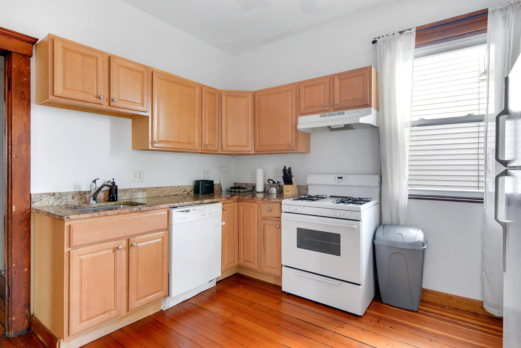June Homes 02145, Boston – Kitchen