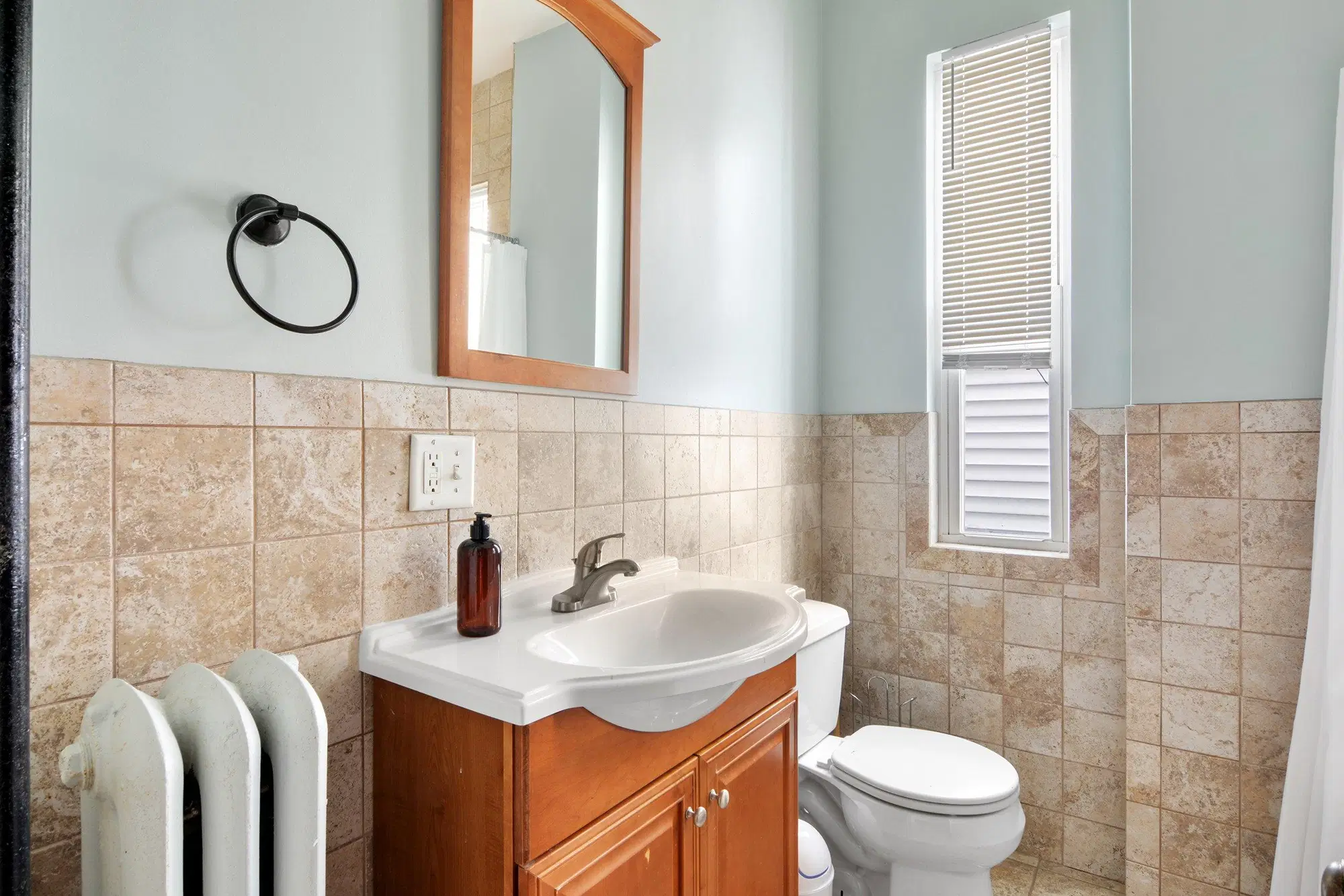 June Homes 02145, Boston – Bathroom