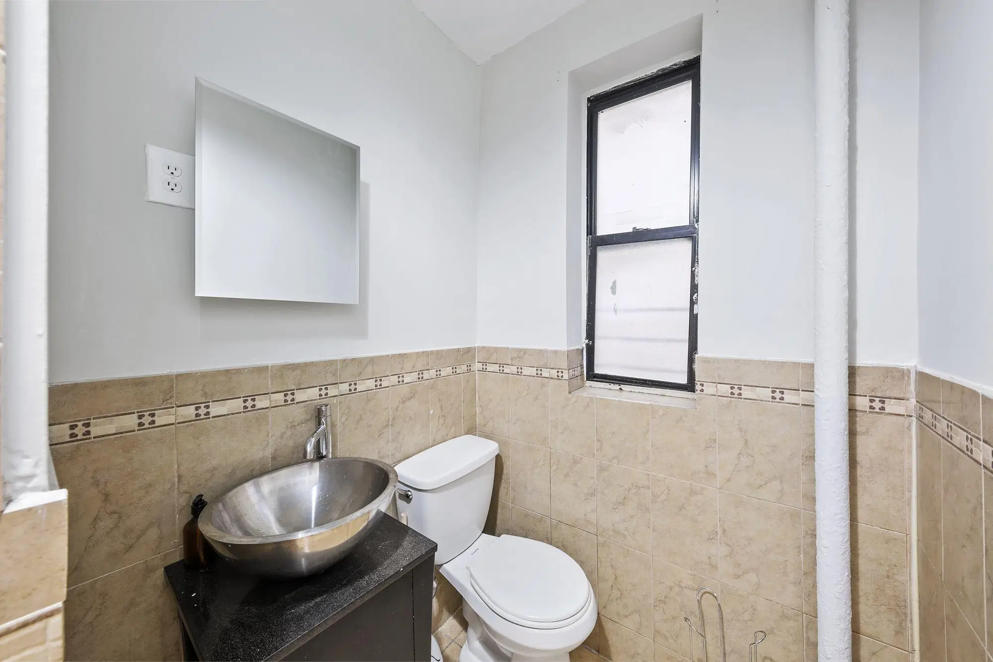 June Homes 10031, New York – Bathroom