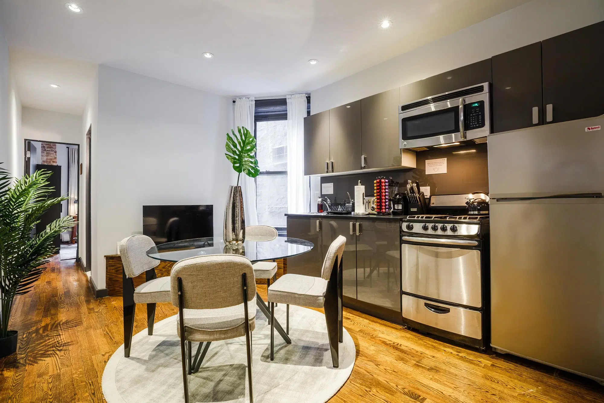 June Homes 10128, New York – Kitchen