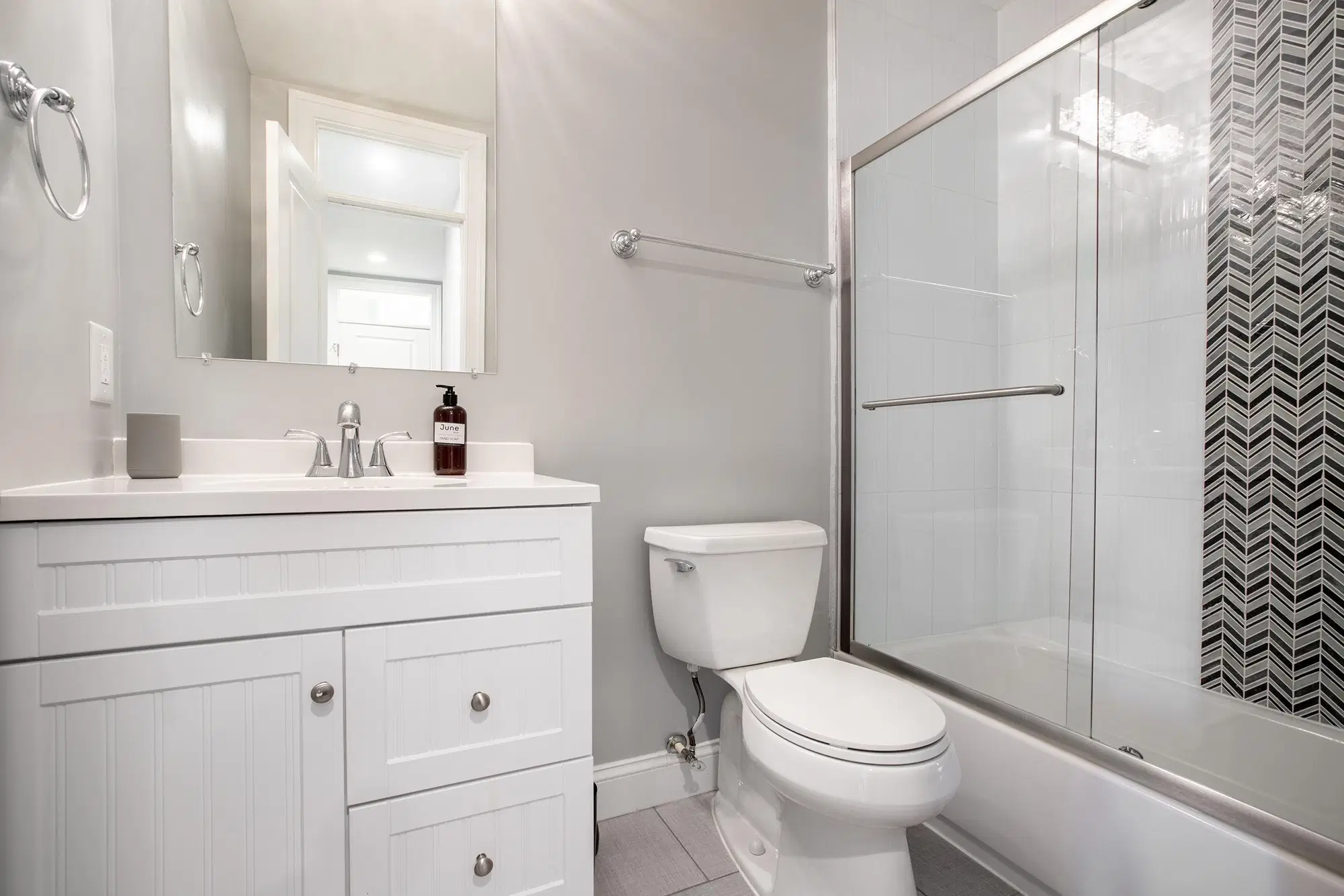 June Homes 20011, Washington DC – Bathroom