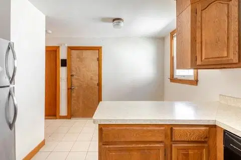 June Homes 02120, Boston – Room
