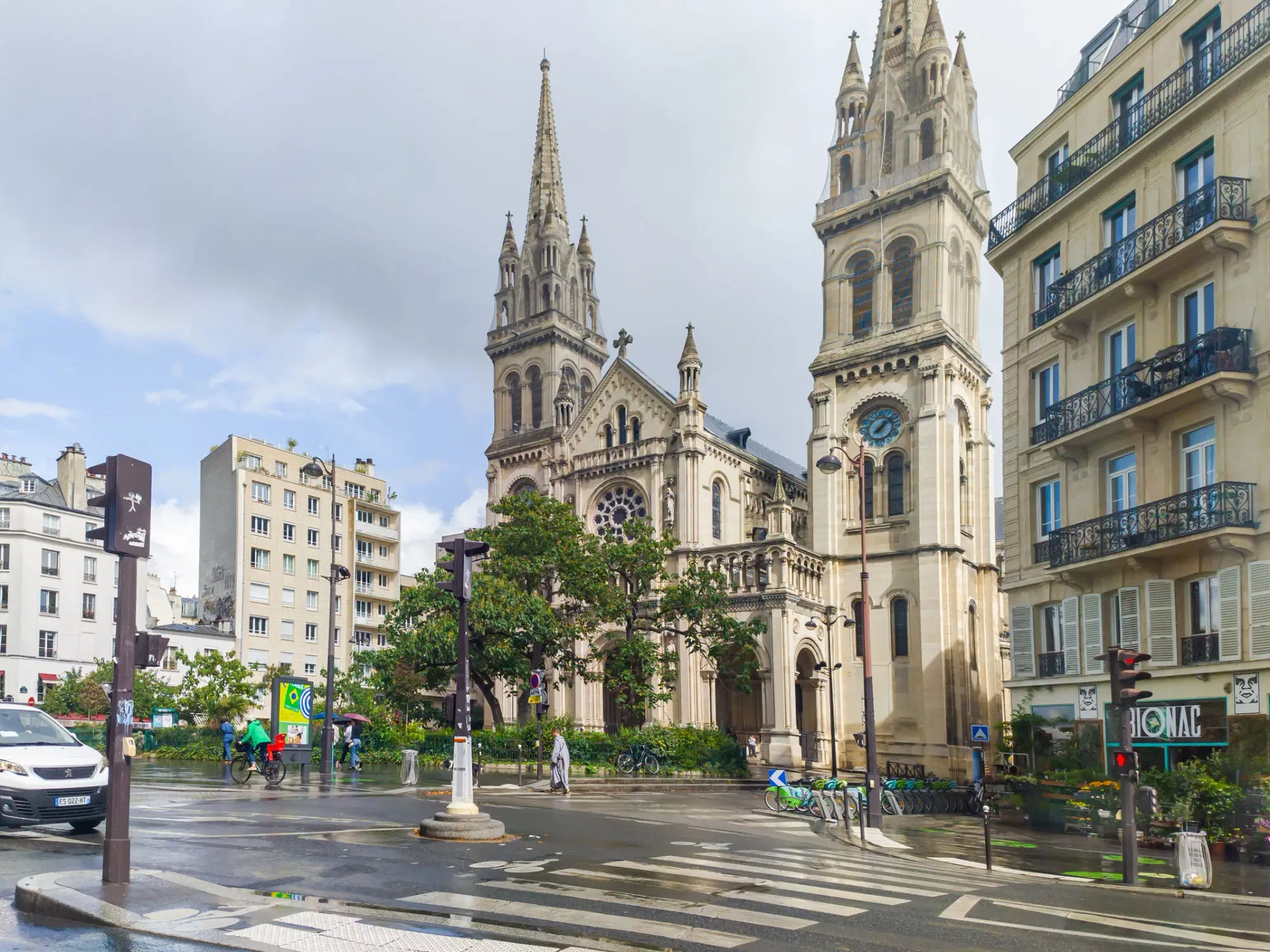 XO 75011, Paris – Exterior