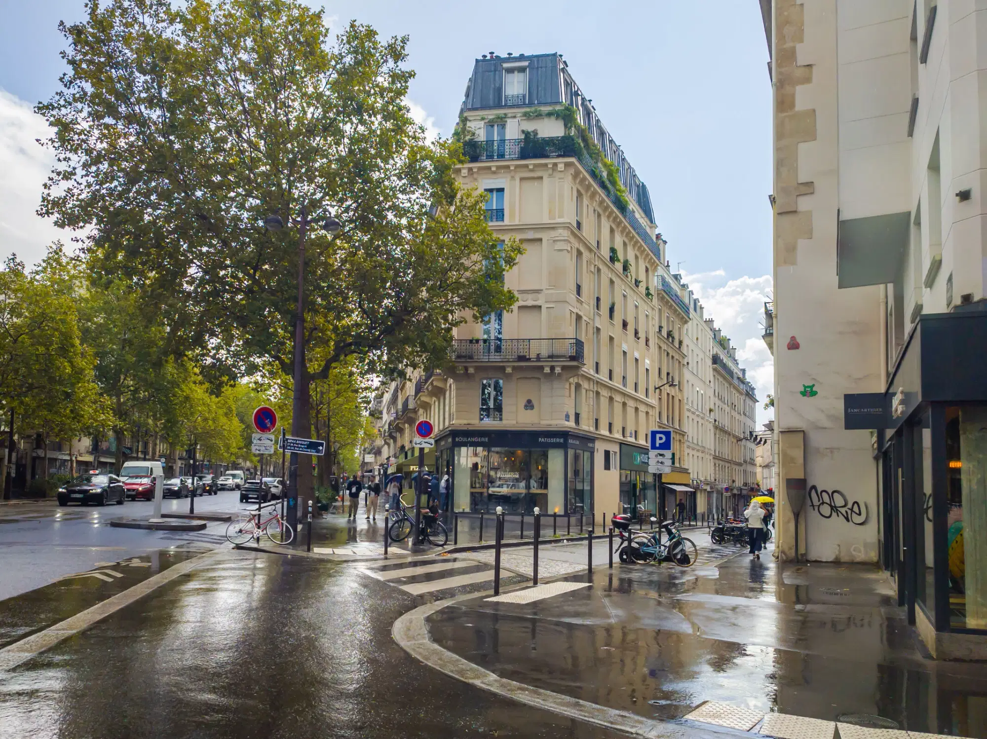 XO 75011, Paris – Exterior