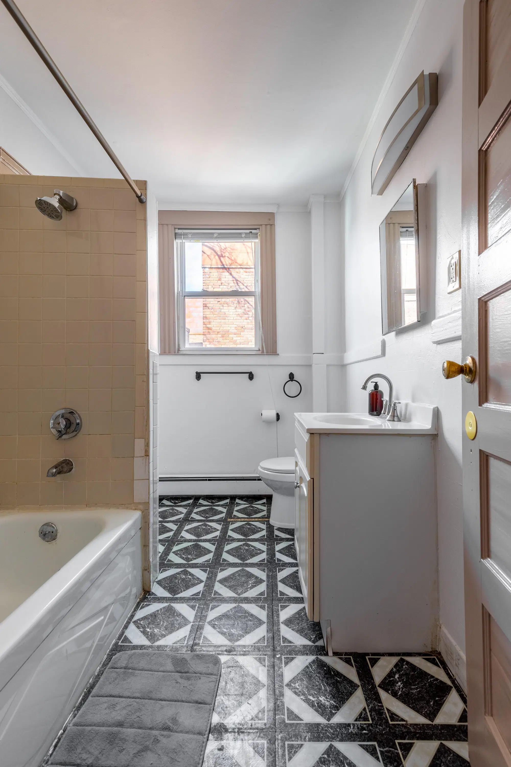 June Homes 02121, Boston – Bathroom