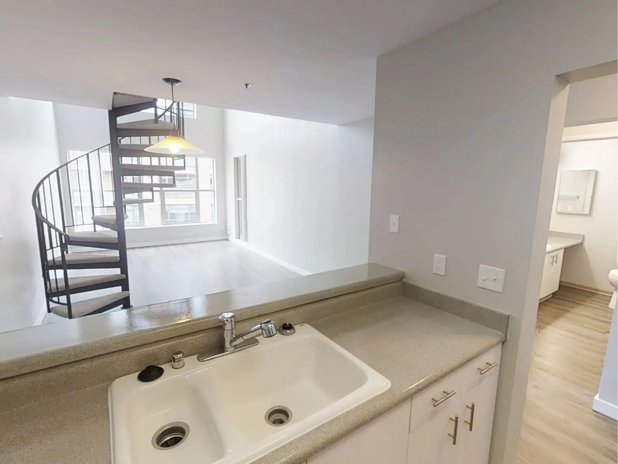 Avanti, Seattle – Bathroom