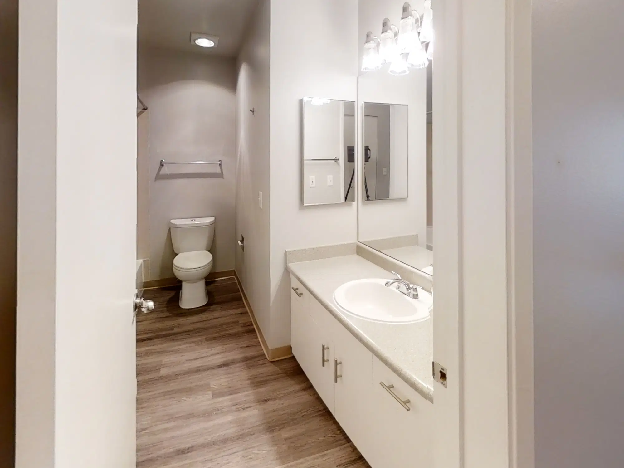 Avanti, Seattle – Bathroom