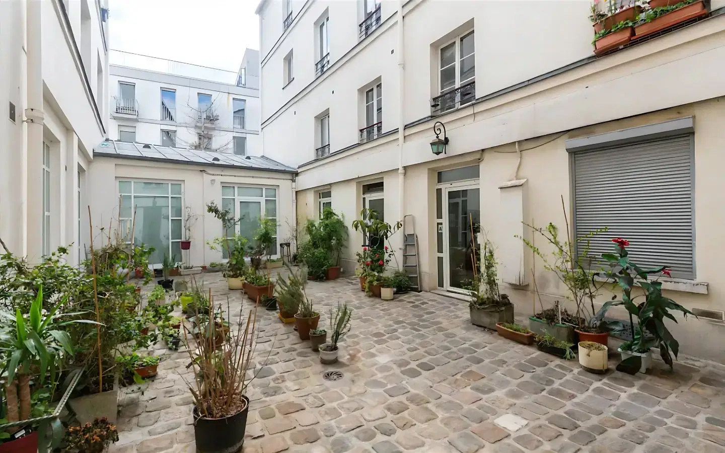 XO 75012, Paris – Exterior