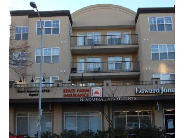 North Admiral, Seattle – Exterior