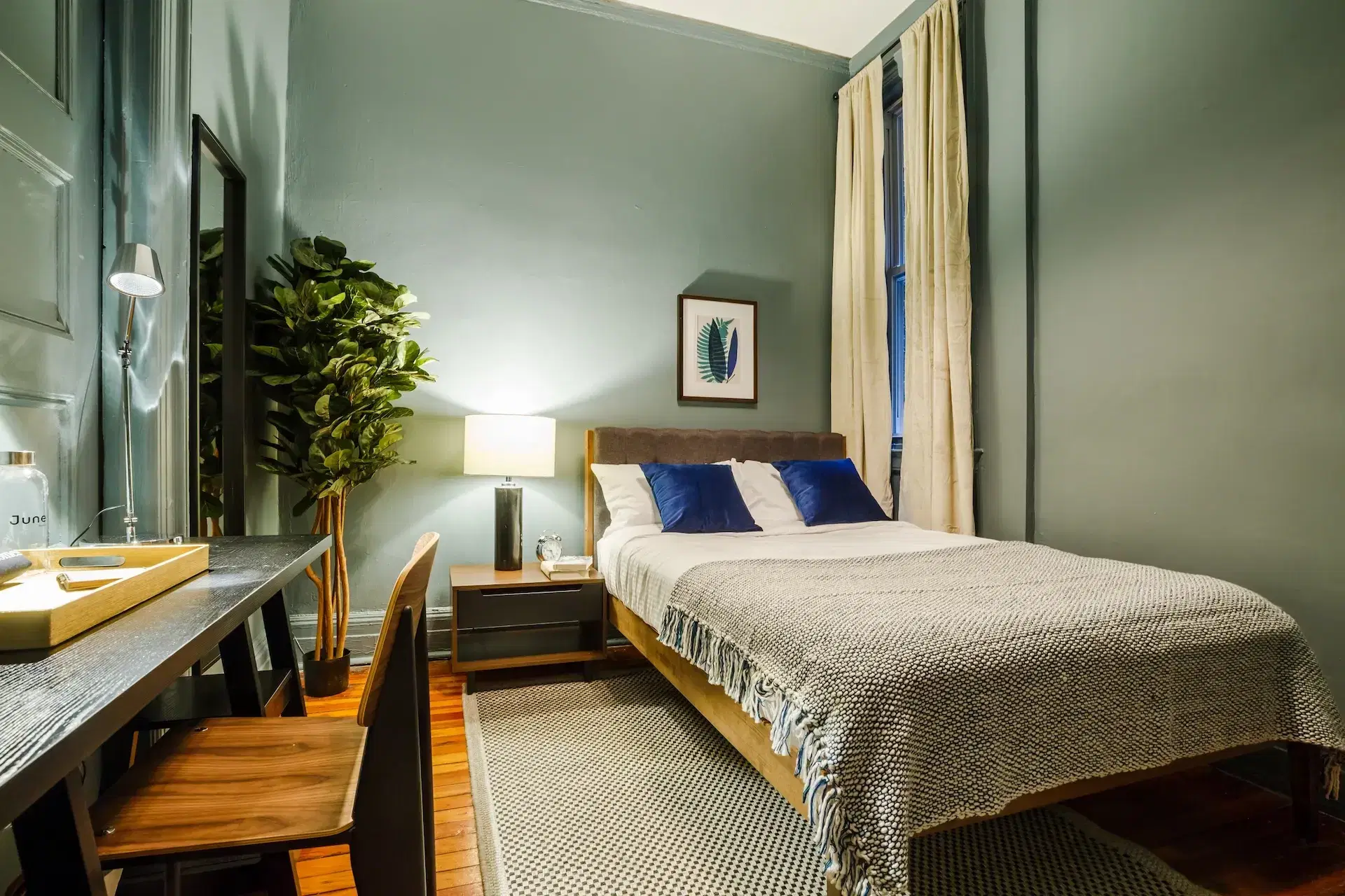 June Homes 10011, New York – #146C: Chelsea