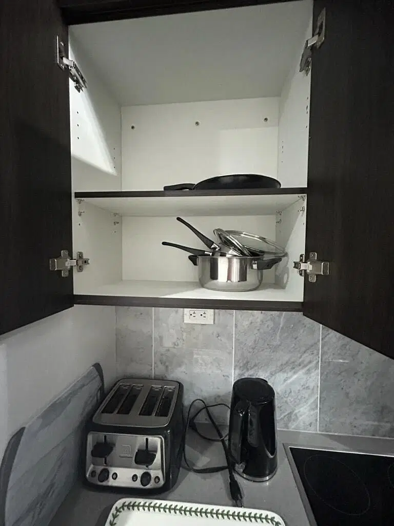 Liwinco College Street, Toronto – Kitchen