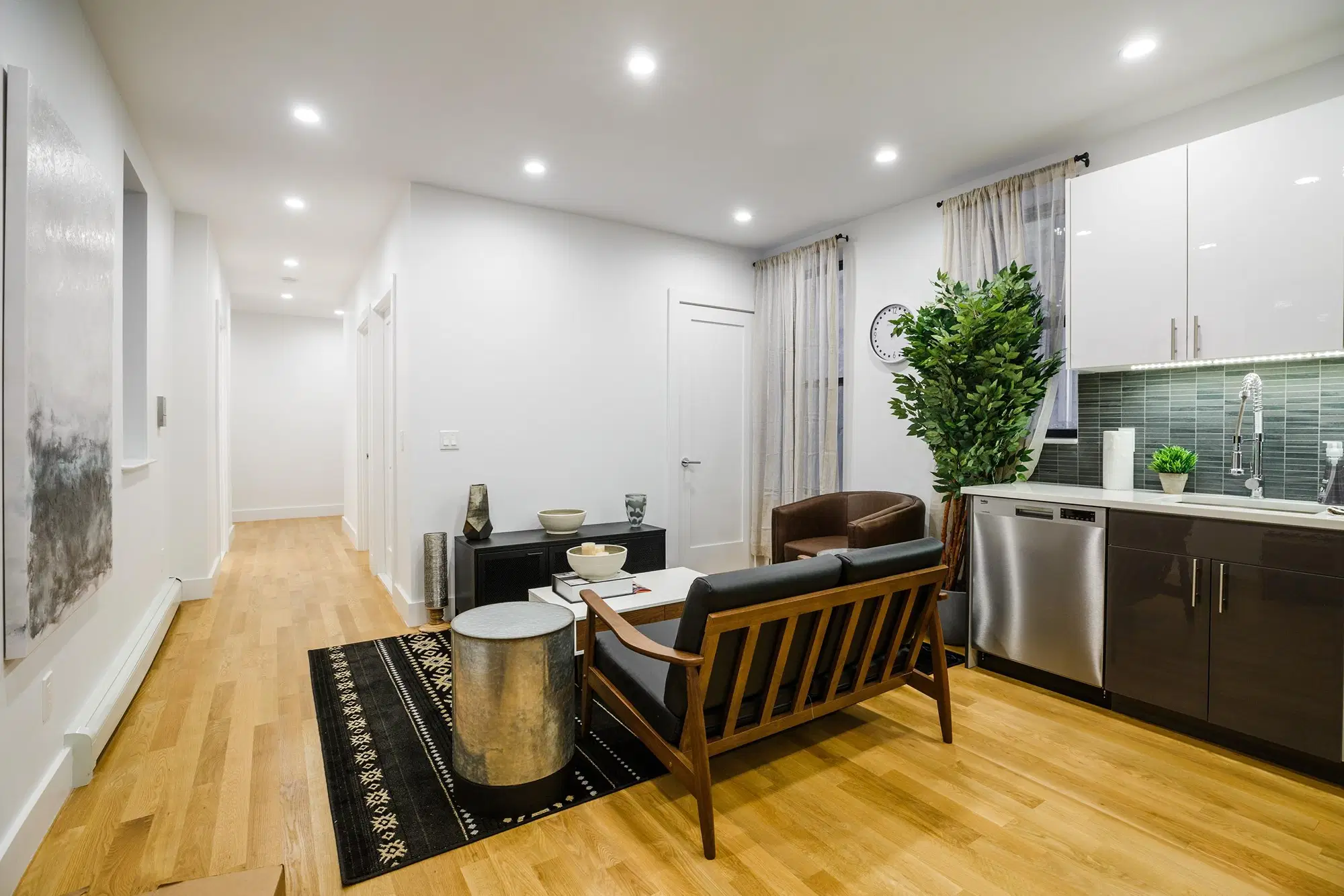 June Homes 10026, New York – Amenities