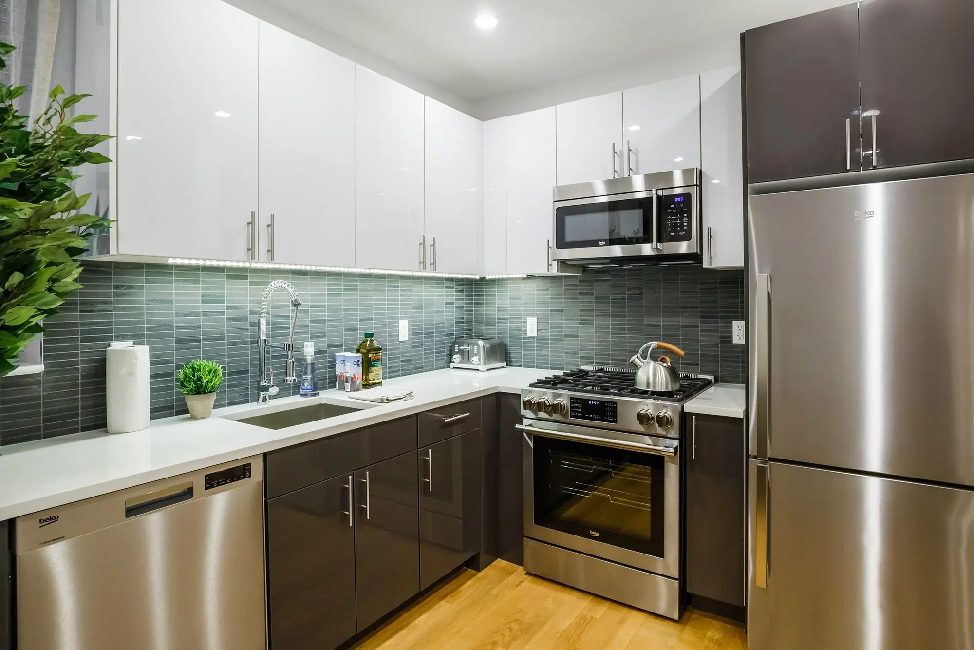 June Homes 10026, New York – Kitchen