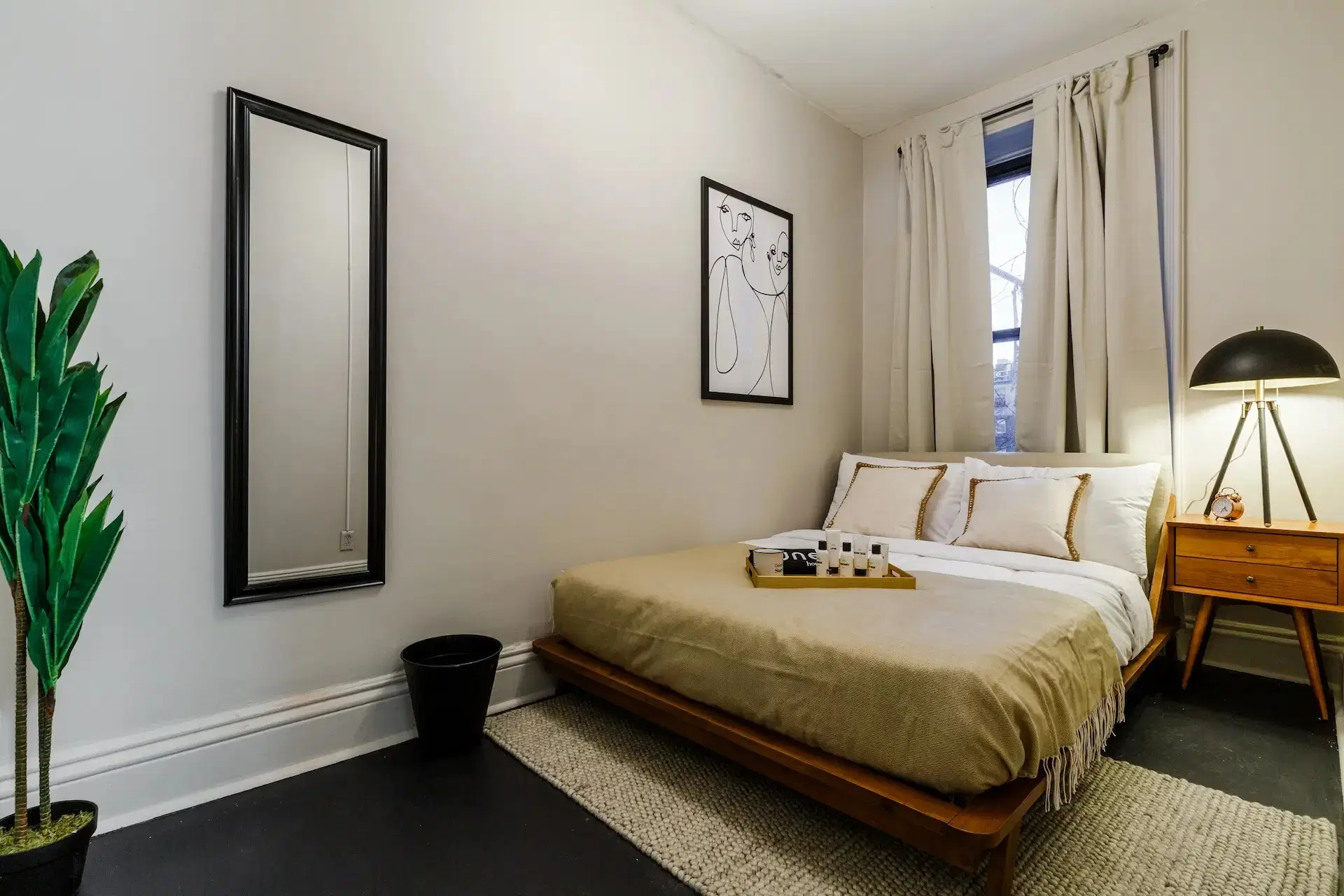 June Homes 10036, New York – #332: Hell's Kitchen on a flexible lease