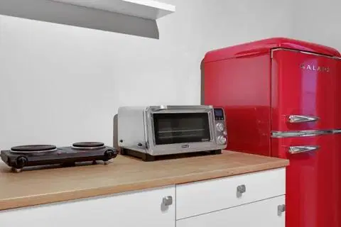 June Homes 10023, New York – Amenities