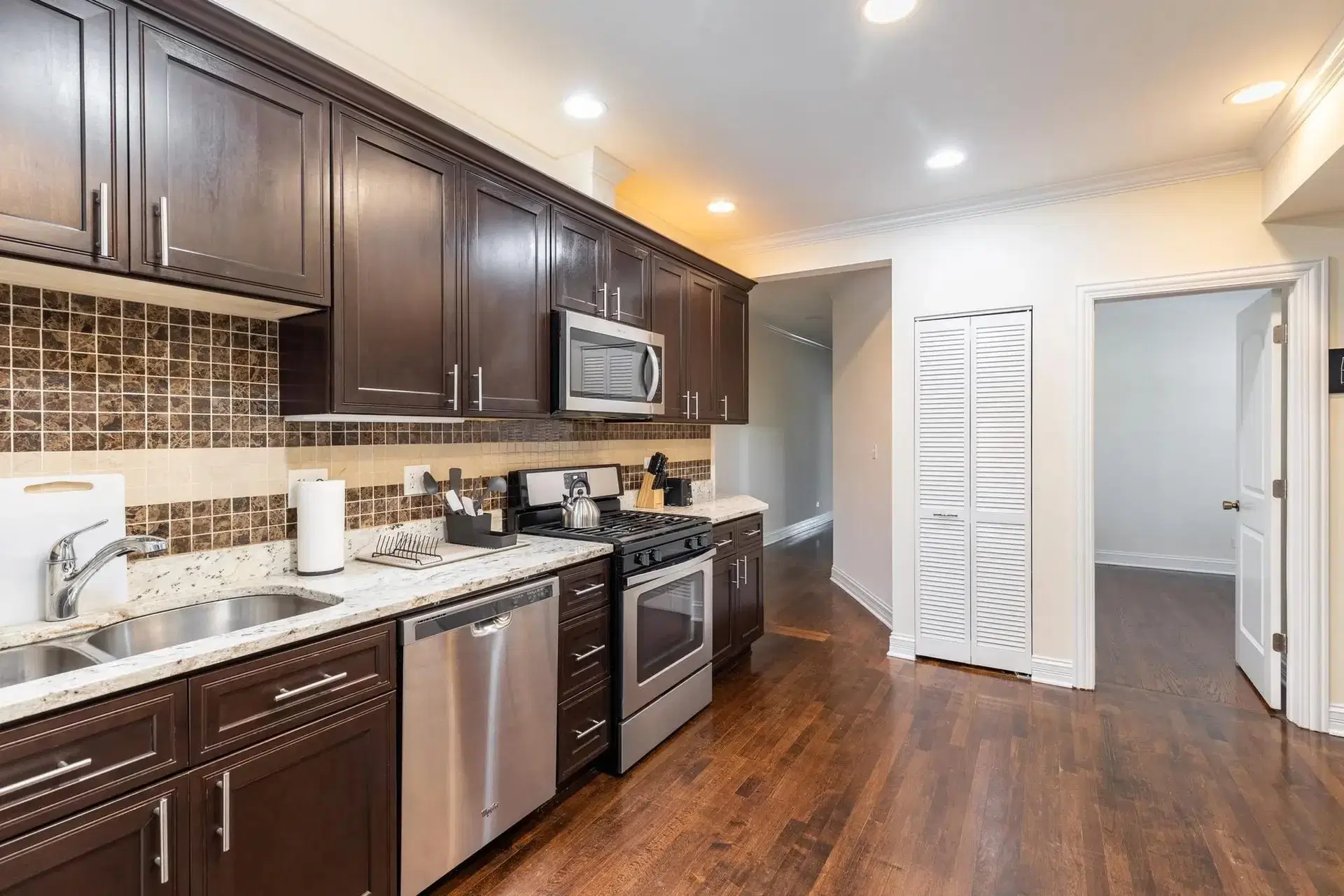 June Homes 60618, Chicago – Kitchen