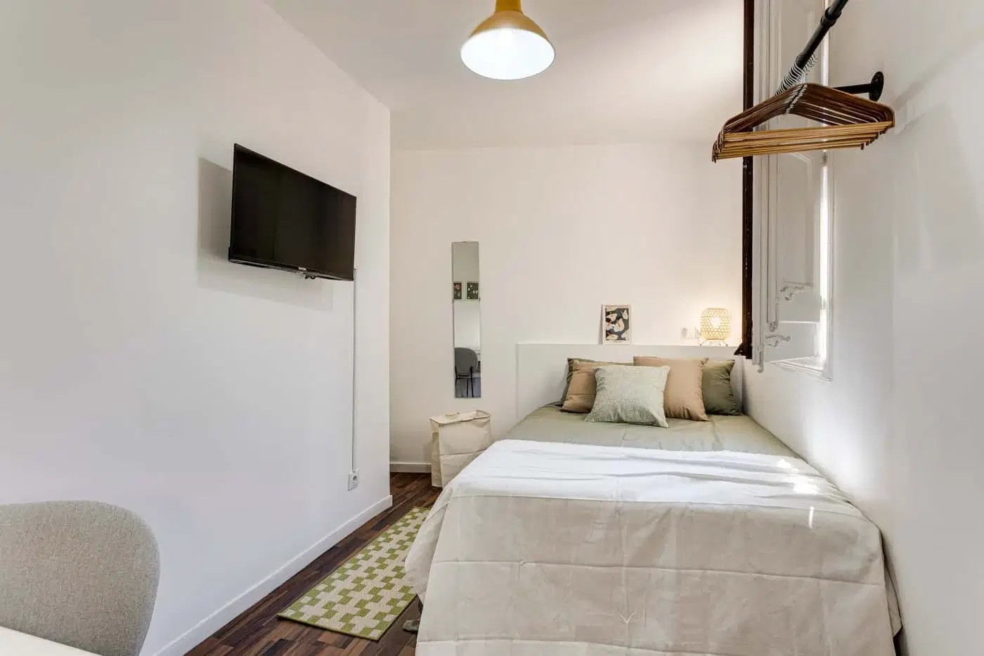 SPC 8003, Barcelona – #161744: Room in a 4 Bedroom and 1 Bathroom (Avinguda del Marquès de l'Argentera)