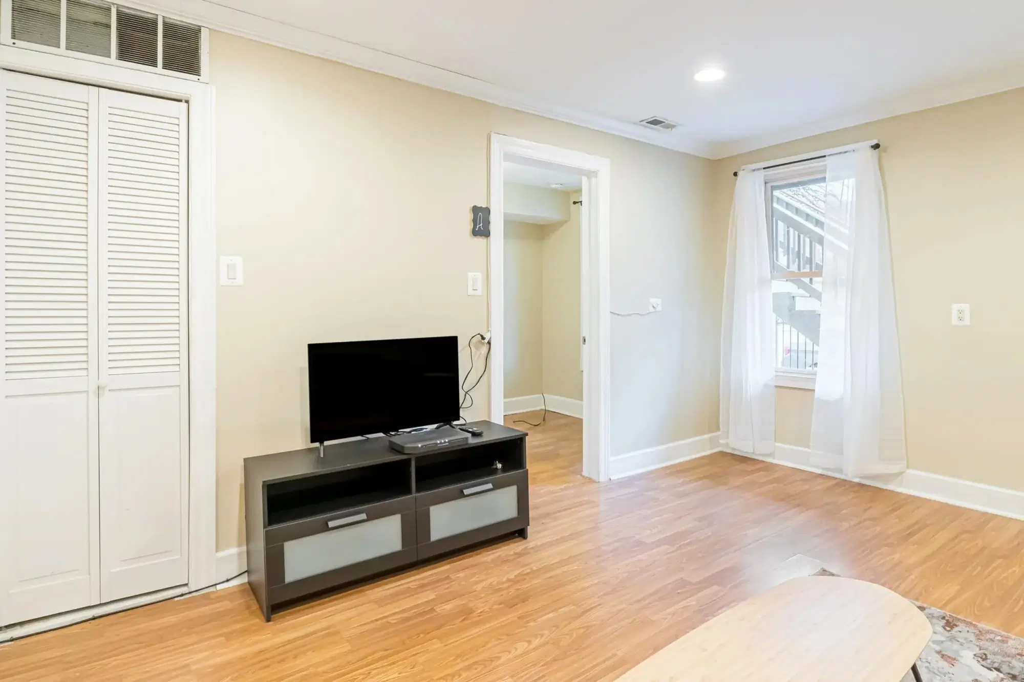 June Homes 60622, Chicago – Common Area
