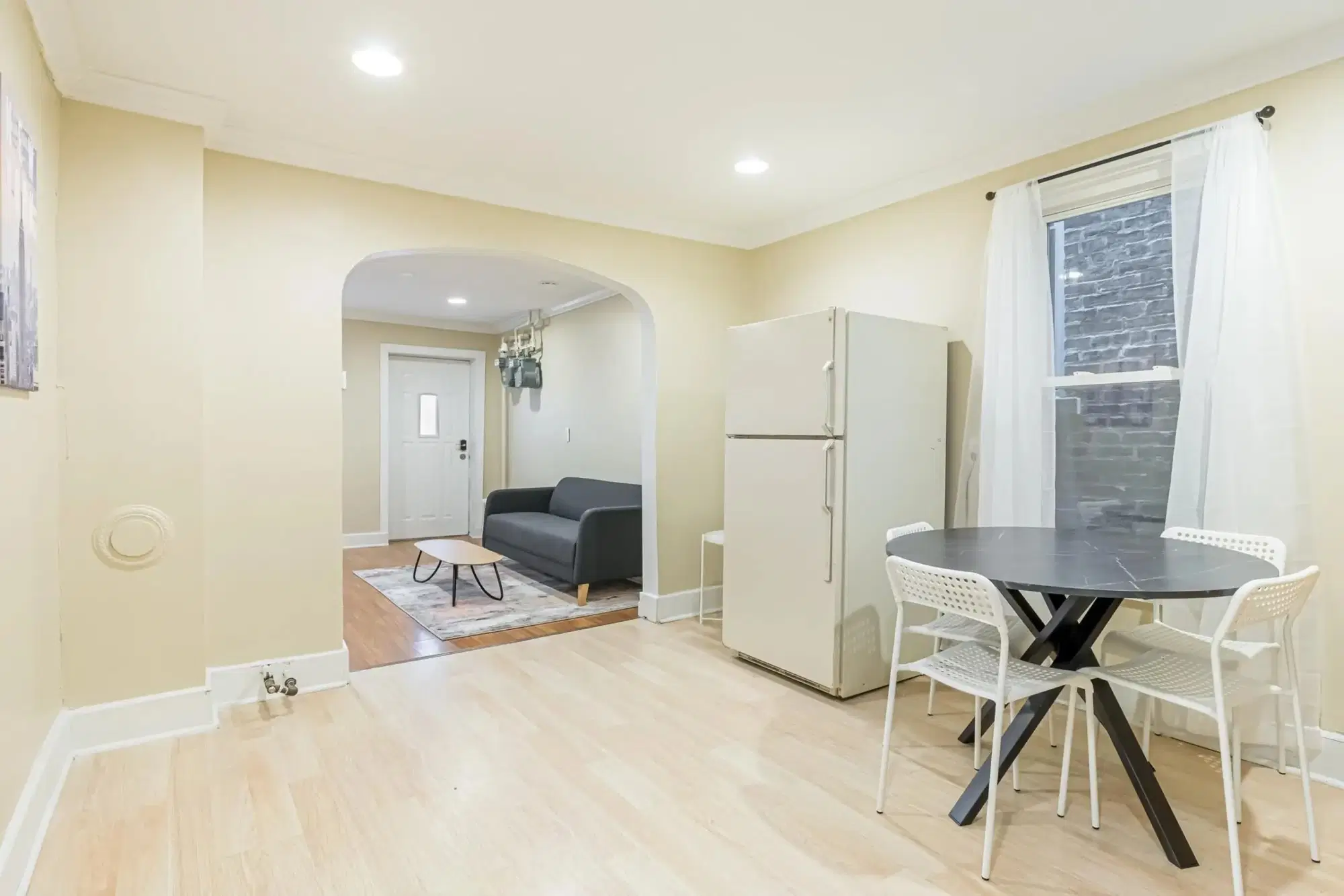 June Homes 60622, Chicago – Common Area