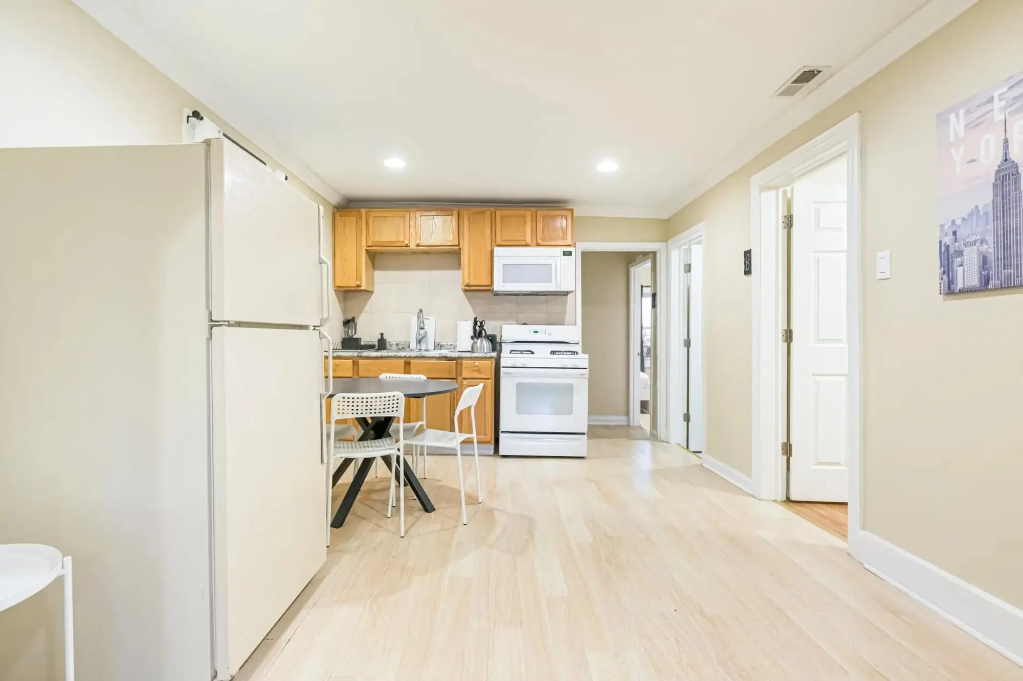 June Homes 60622, Chicago – Common Area