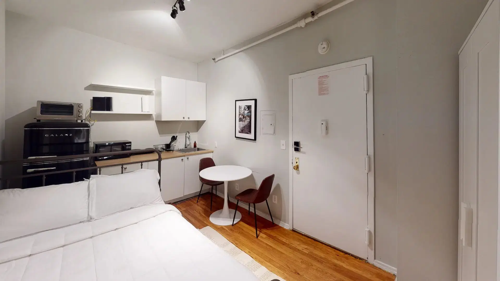 June Homes 10023, New York – #467: Columbus Circle on a flexible lease