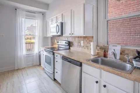 June Homes 20002, Washington DC – Kitchen