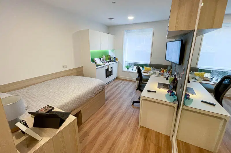 Unilife High Street, Southampton – Premium VIP Studio