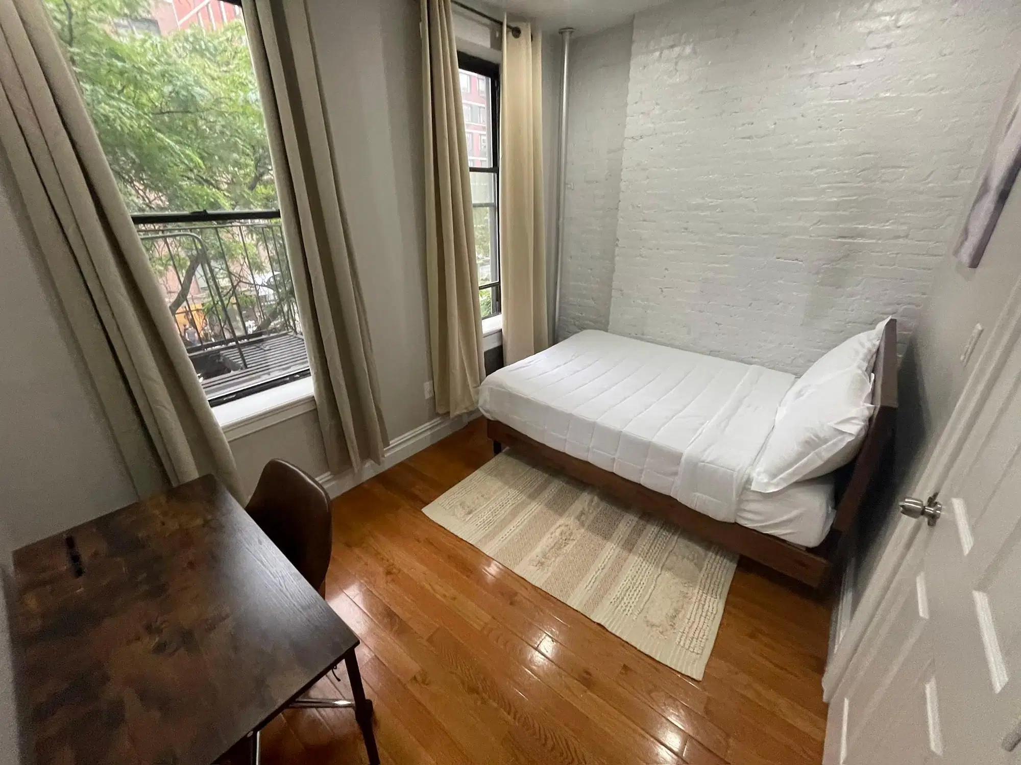 June Homes 10019, New York – #1100: Columbus Circle