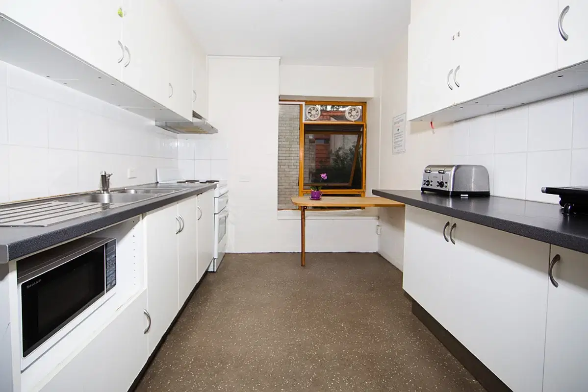 Robert Menzies College, Sydney – Kitchen