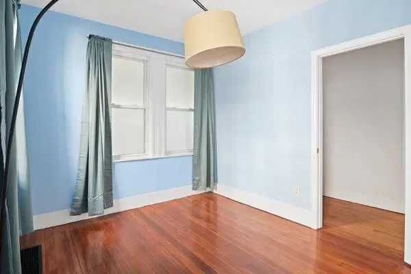 June Homes 02134, Boston – Room