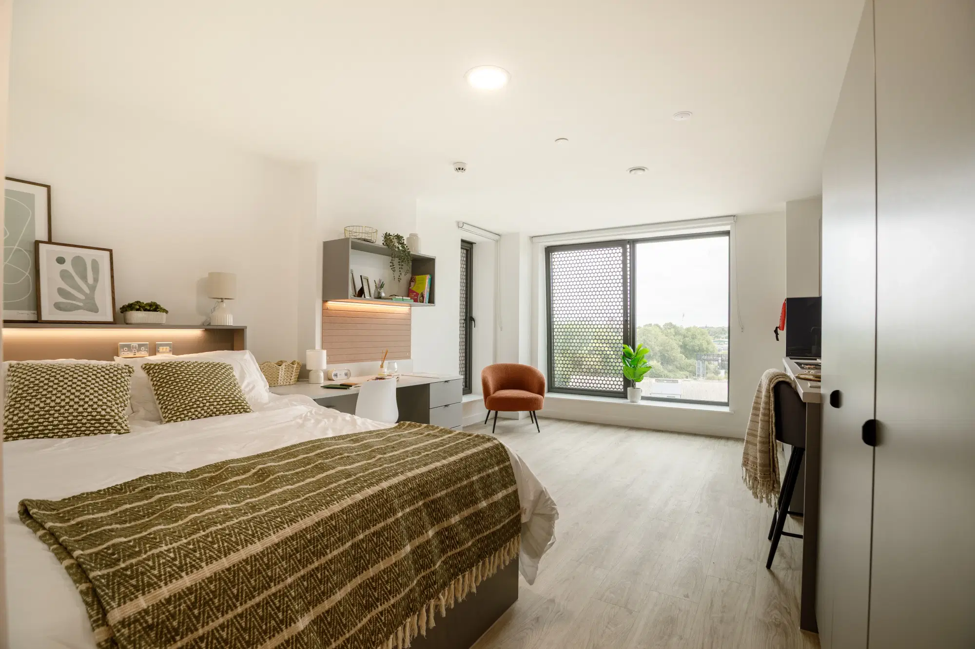 Waterside, Bristol – Executive - Studio