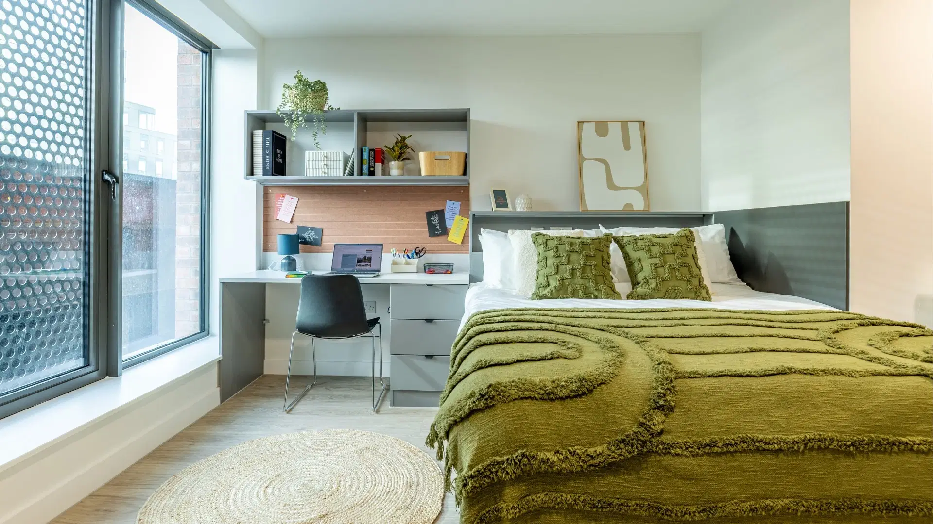 Waterside, Bristol – Deluxe - Studio