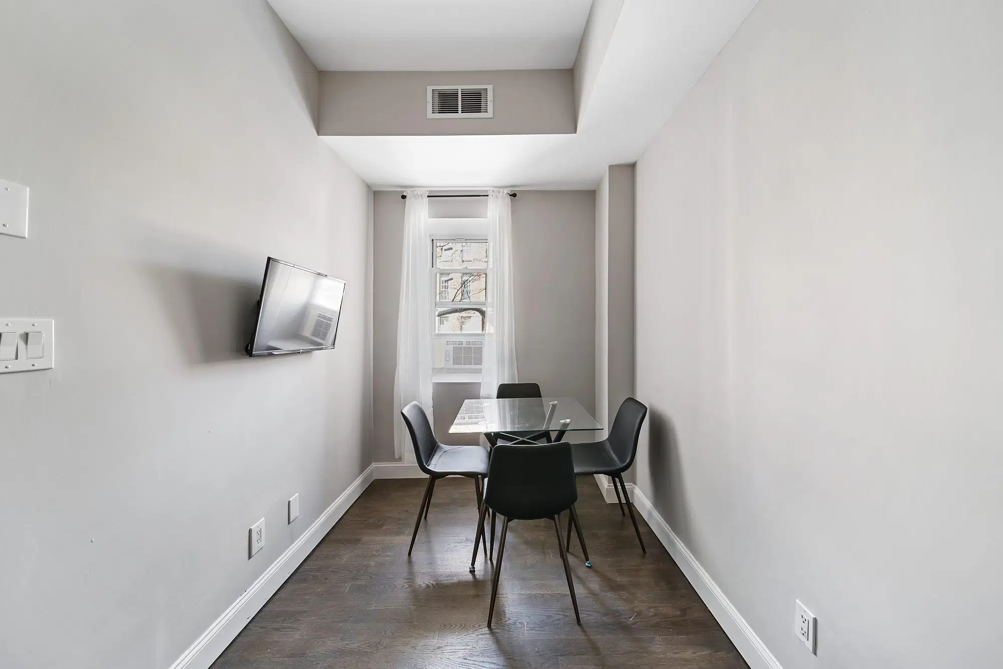June Homes 11221, New York – Common Area