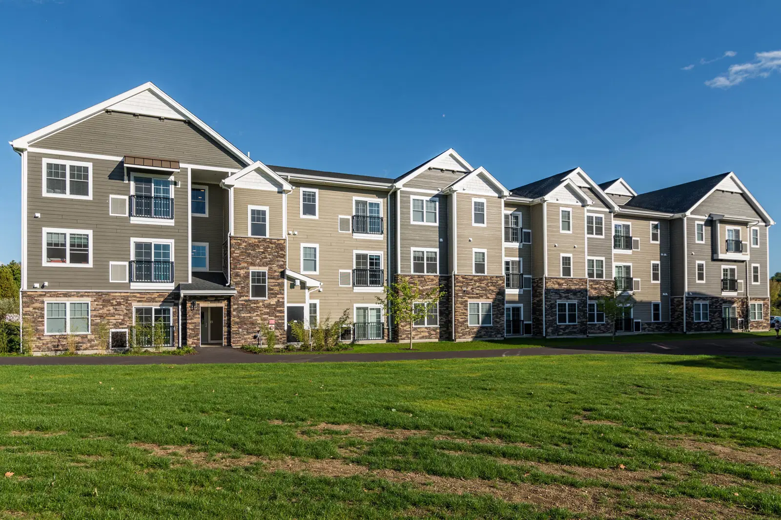 North 116 Flats, Amherst – Exterior