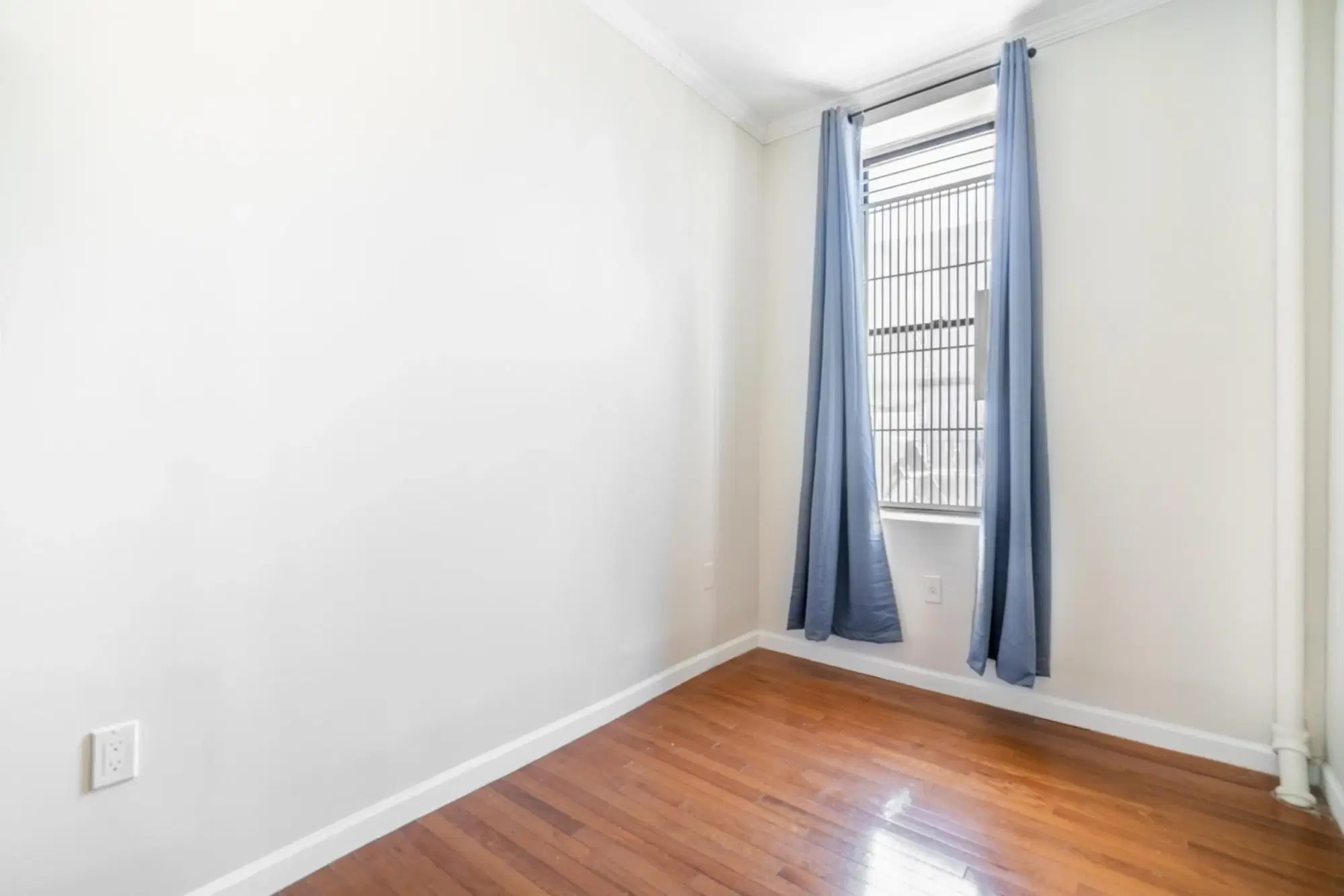 June Homes 10009, New York – #933A: East Village