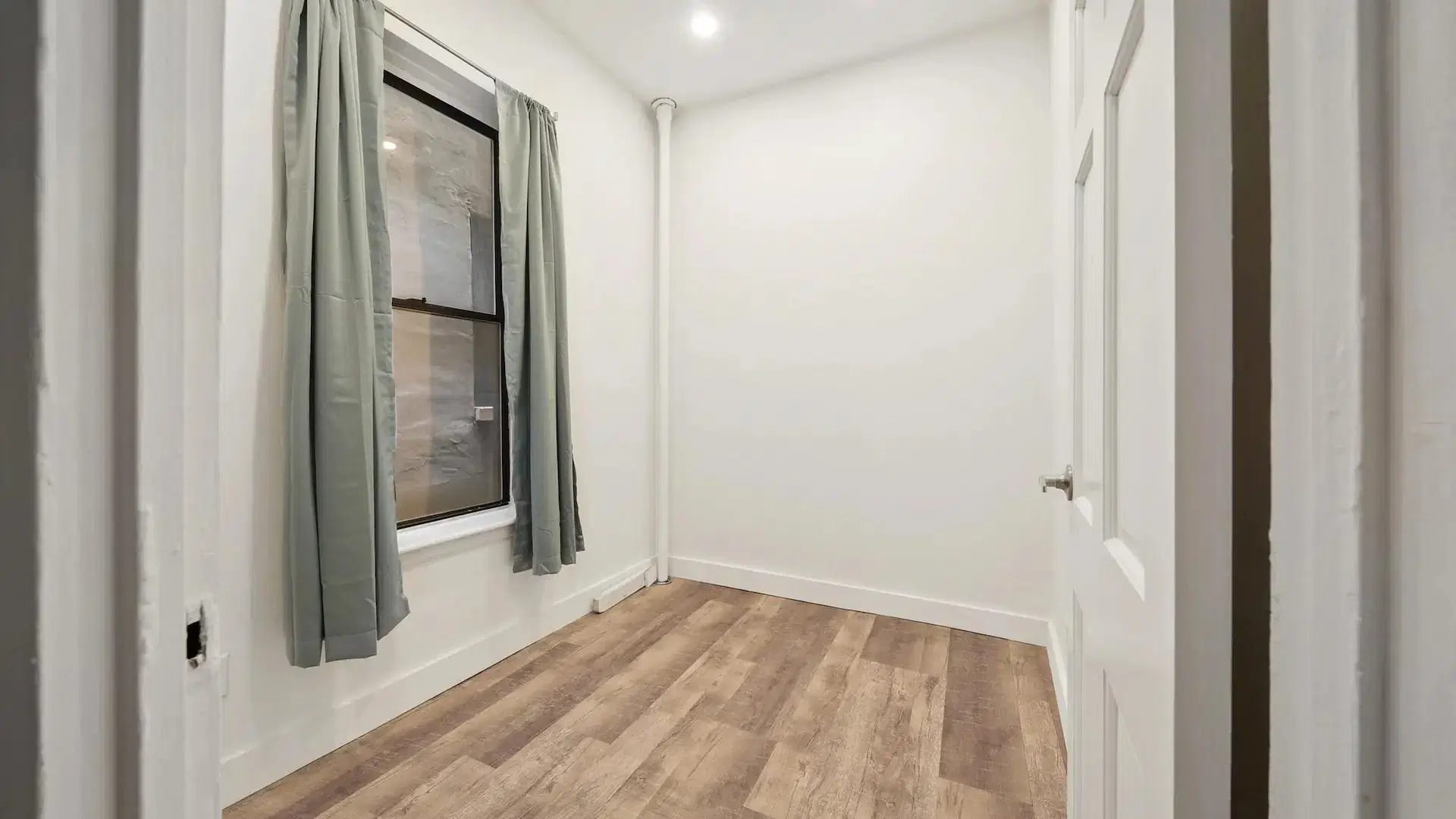 June Homes 10009, New York – #548A: East Village